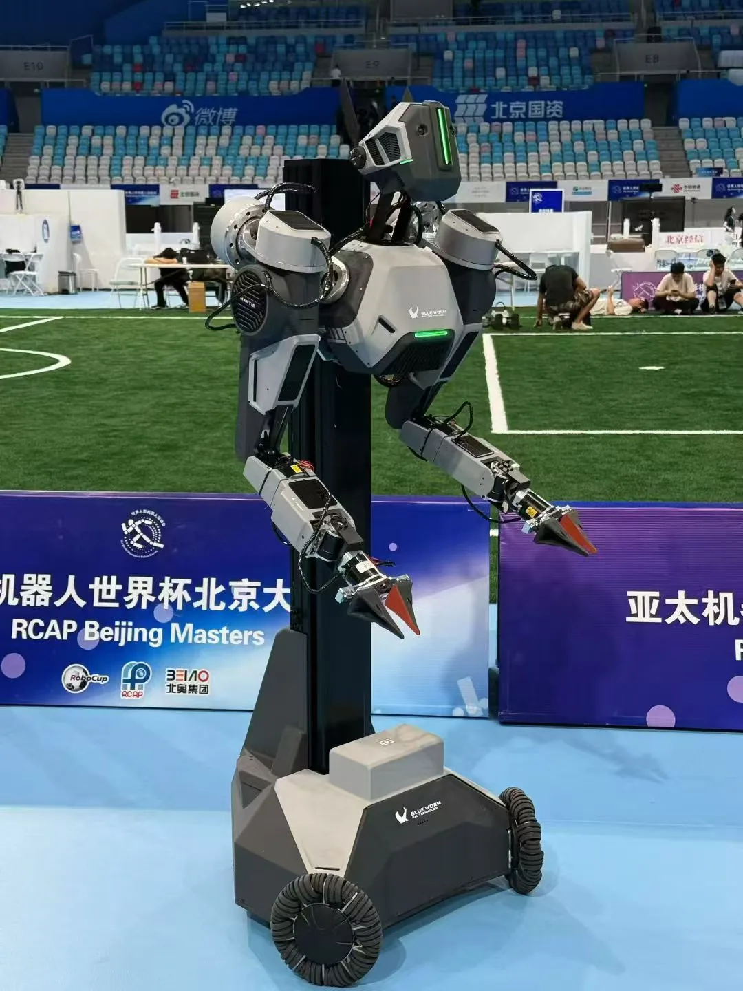 仓储窄巷道机器人案例